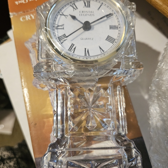 Godinger Crystal Legends Quartz Clock - Picture 1 of 2